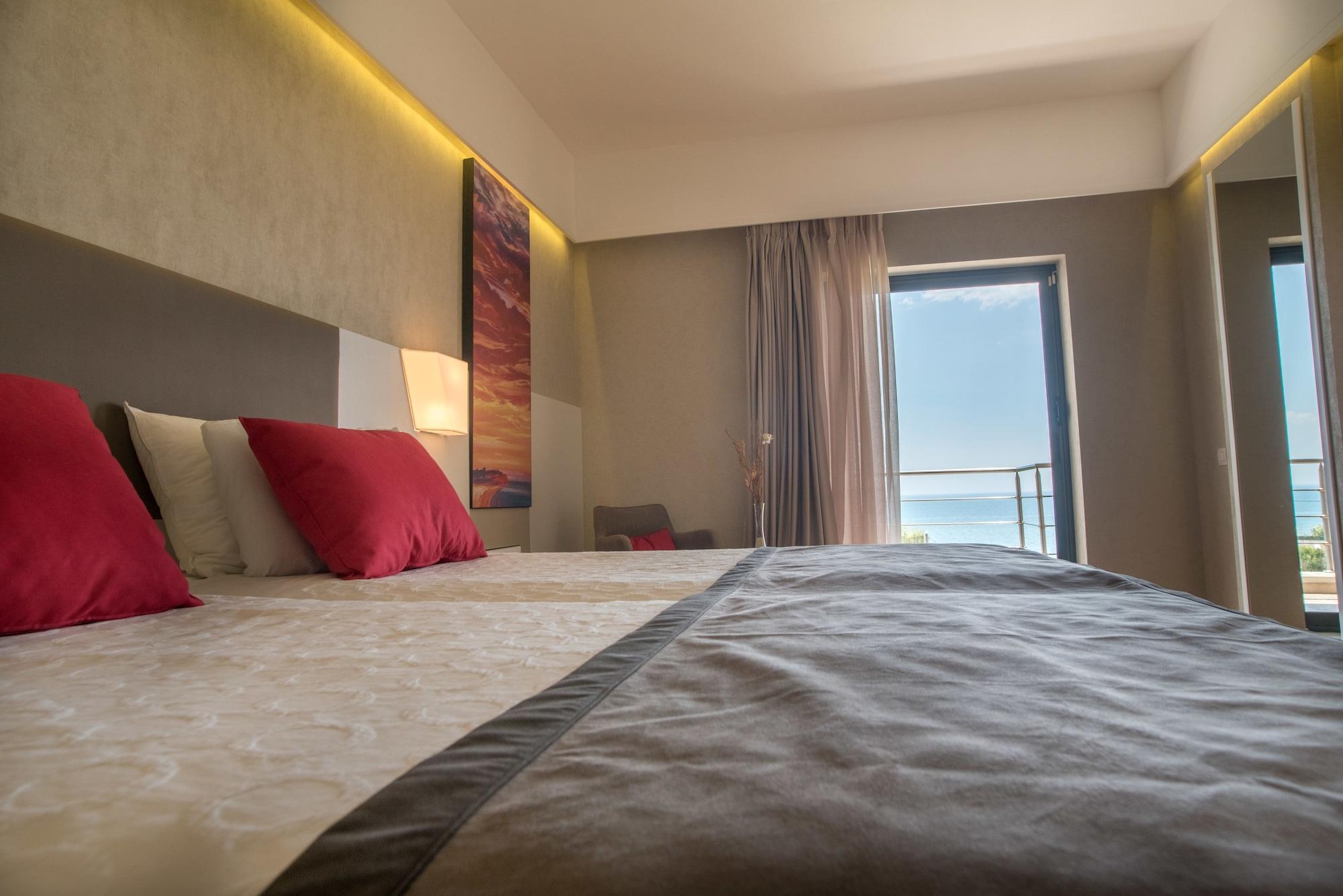 فندق رامادا بلازا باي ويندهام ثراكي أليكسانثيربوليس المظهر الخارجي الصورة A room at the hotel