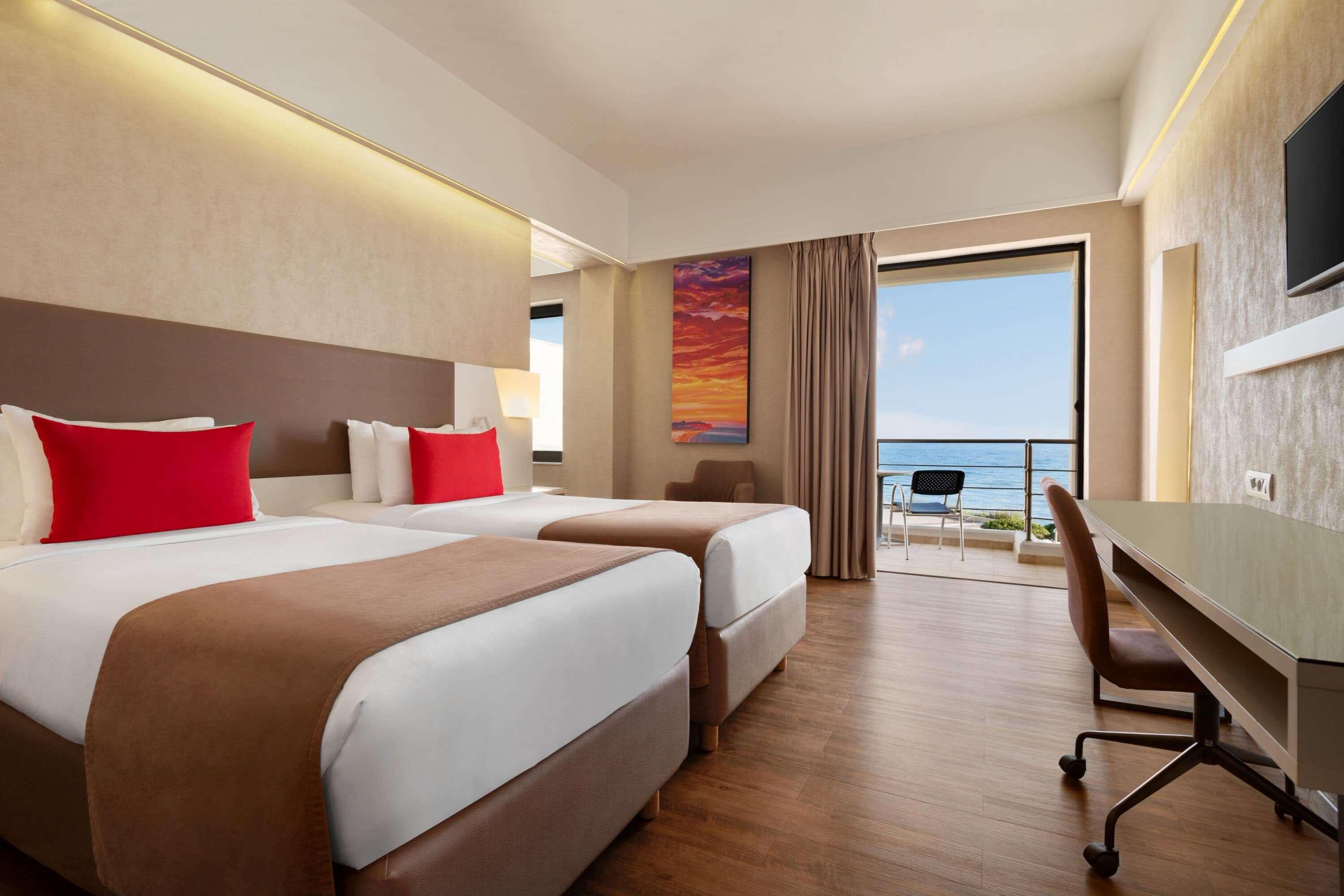 فندق رامادا بلازا باي ويندهام ثراكي أليكسانثيربوليس المظهر الخارجي الصورة A room at the Hilton Athens