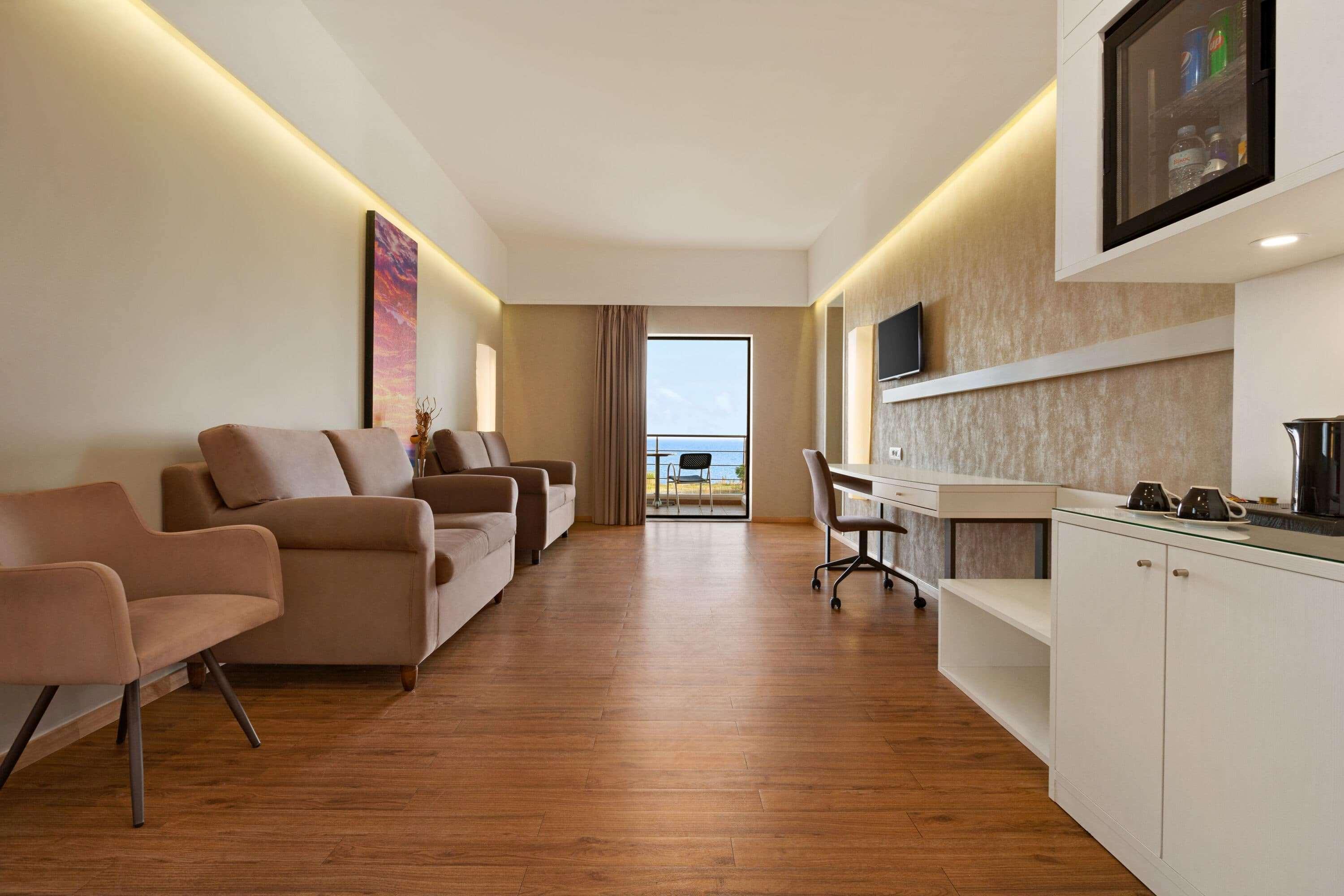 فندق رامادا بلازا باي ويندهام ثراكي أليكسانثيربوليس المظهر الخارجي الصورة A typical hotel room