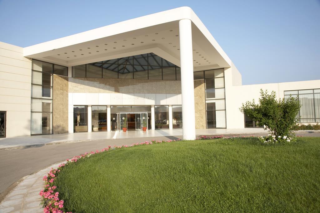 فندق رامادا بلازا باي ويندهام ثراكي أليكسانثيربوليس المظهر الخارجي الصورة The main entrance of the University of Patras