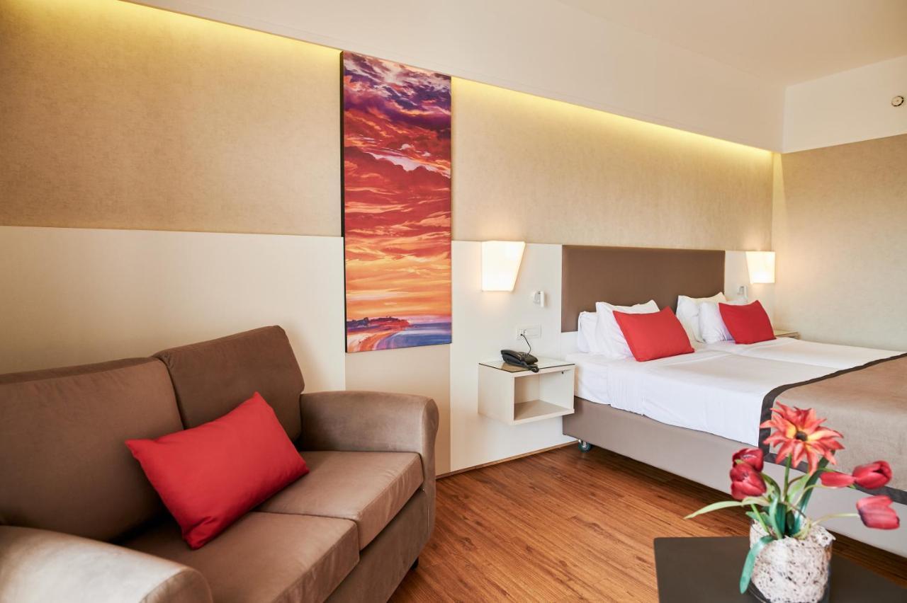 فندق رامادا بلازا باي ويندهام ثراكي أليكسانثيربوليس المظهر الخارجي الصورة A room at the hotel